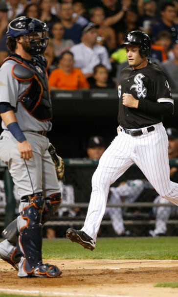 Abreu, Gonzalez help White Sox hand Tigers rare loss, 2-0